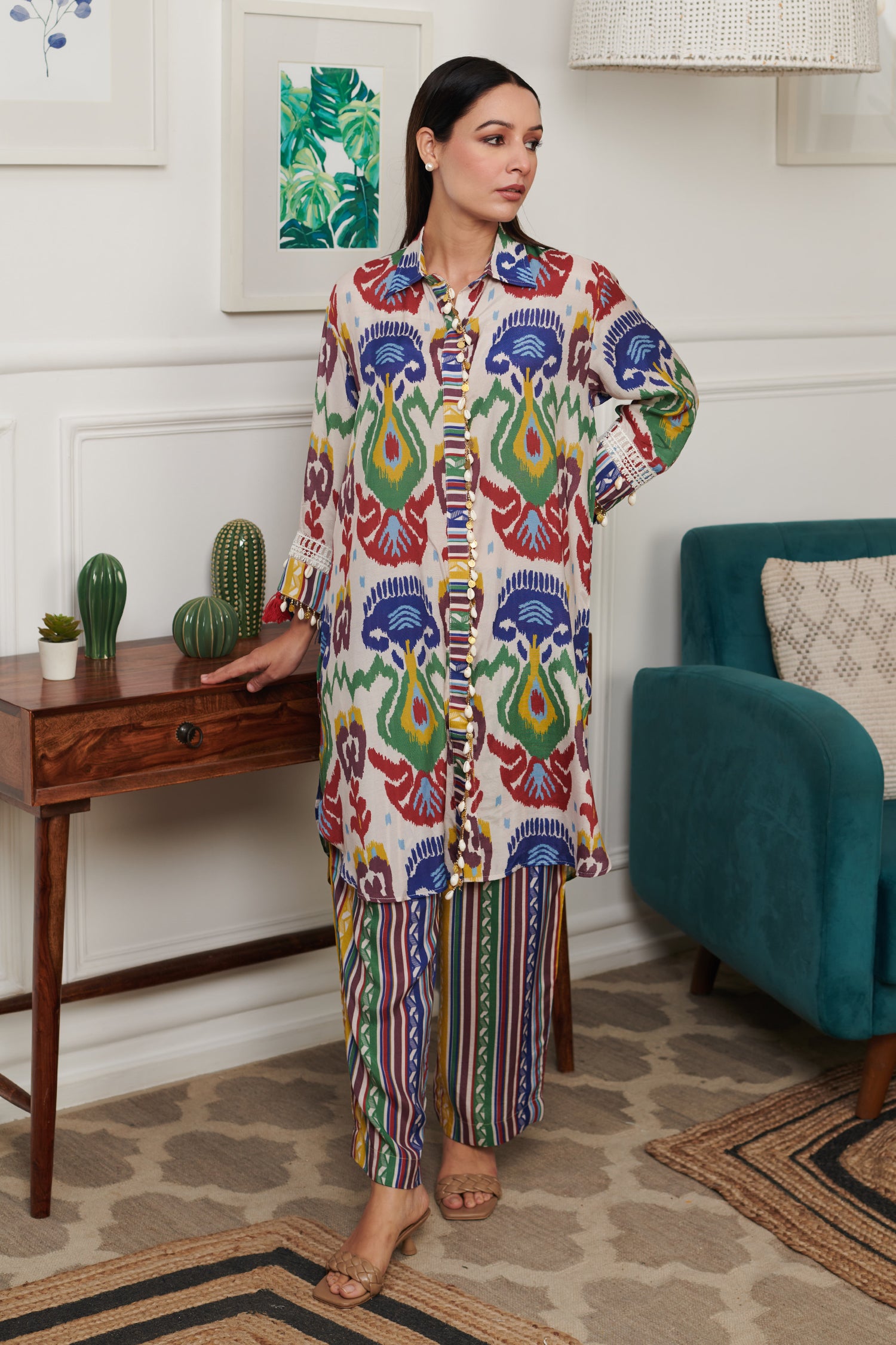 White Cotton Silk Print Ikat Bloom Collar Neck Kurta With Pant