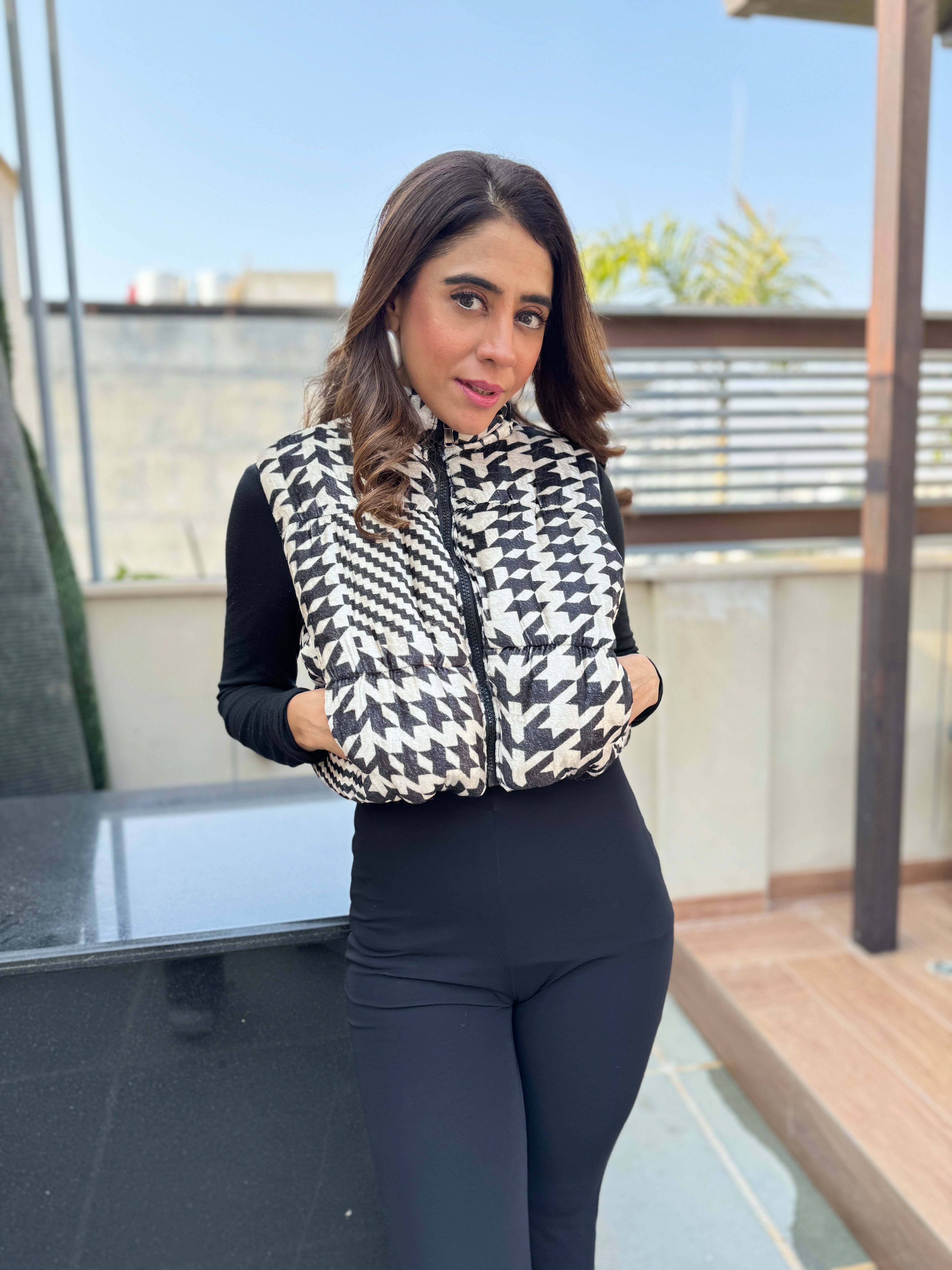 Chic Houndstooth Velvet Vest