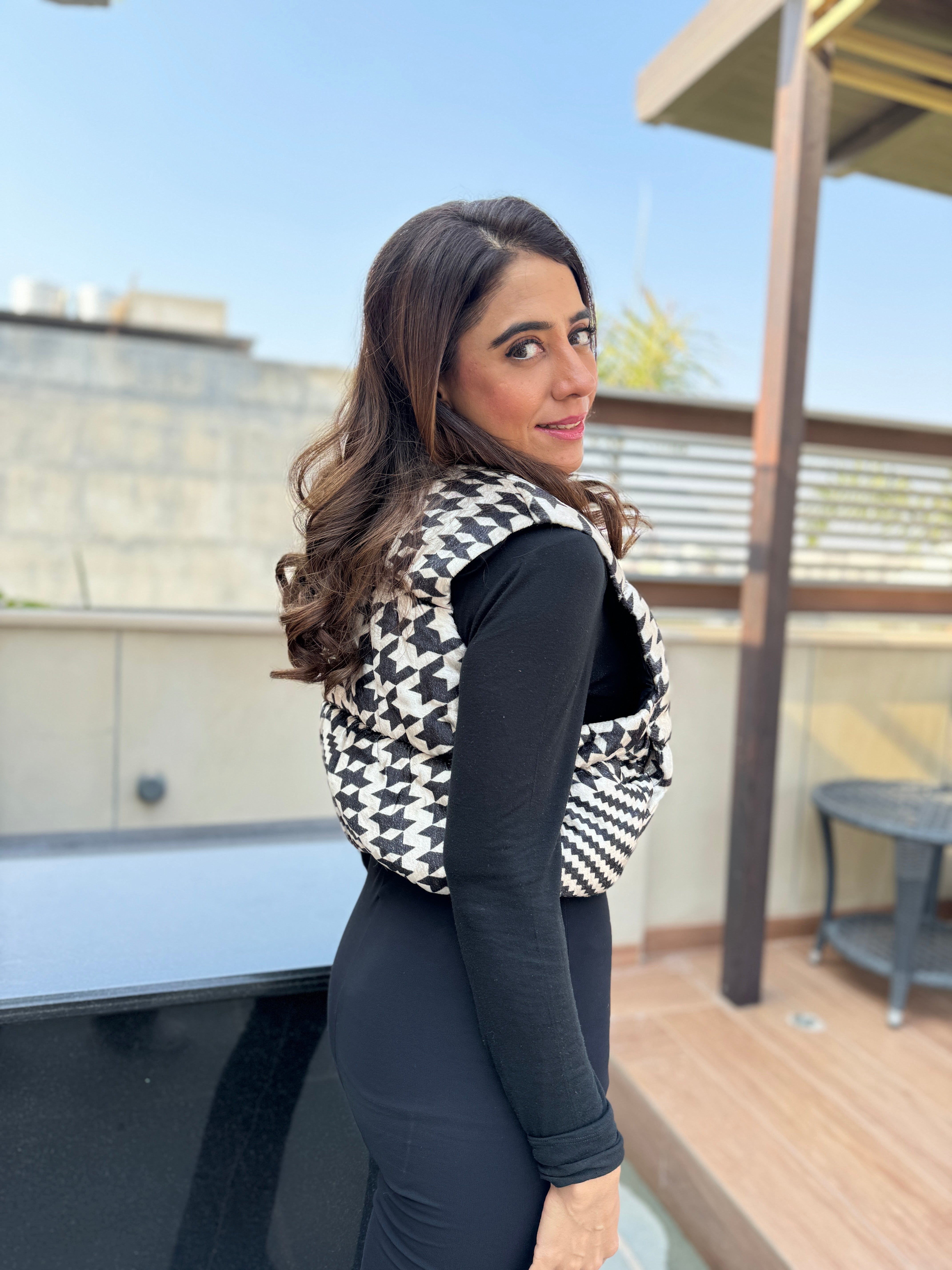 Chic Houndstooth Velvet Vest