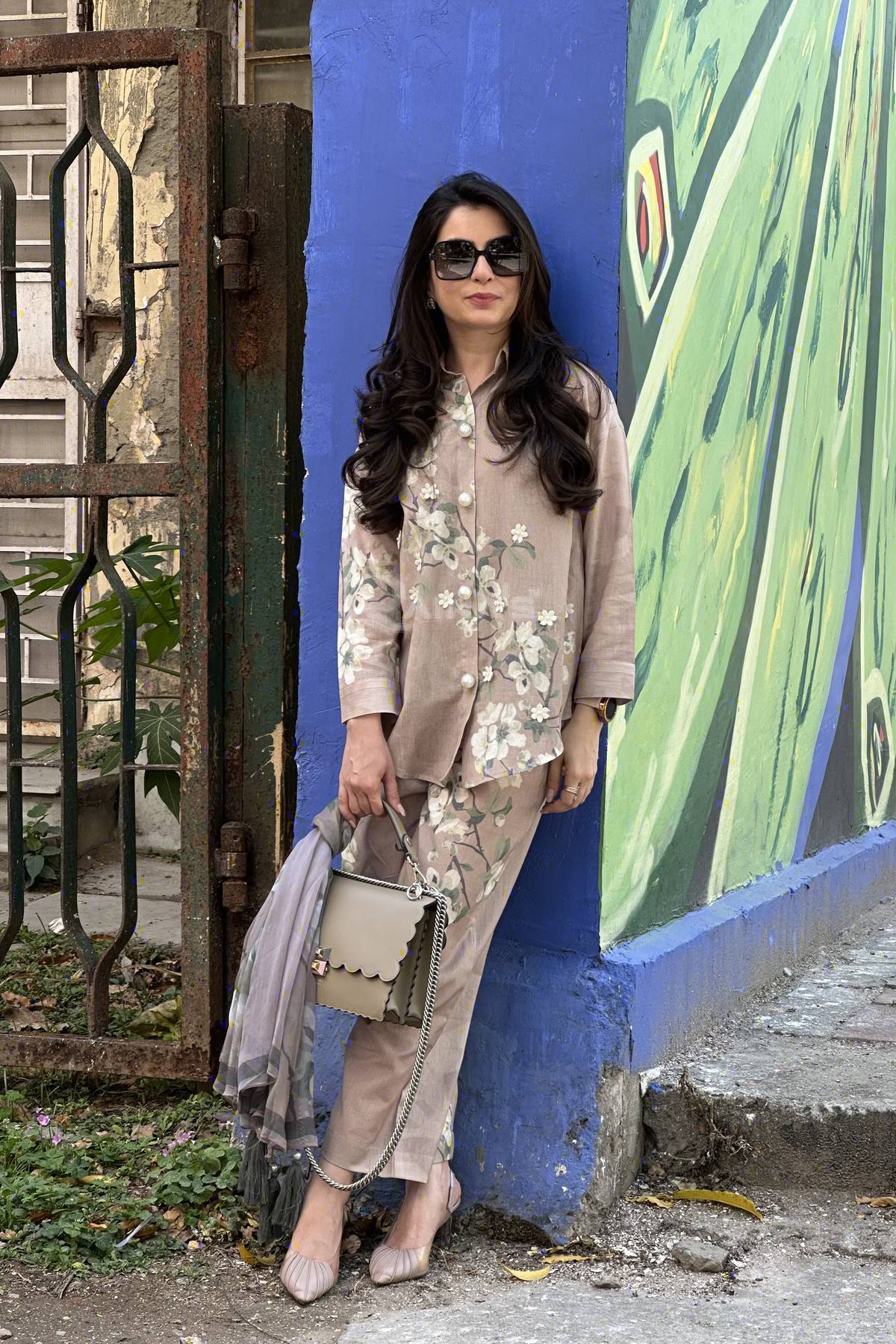 The Paddock - Beige Blossom