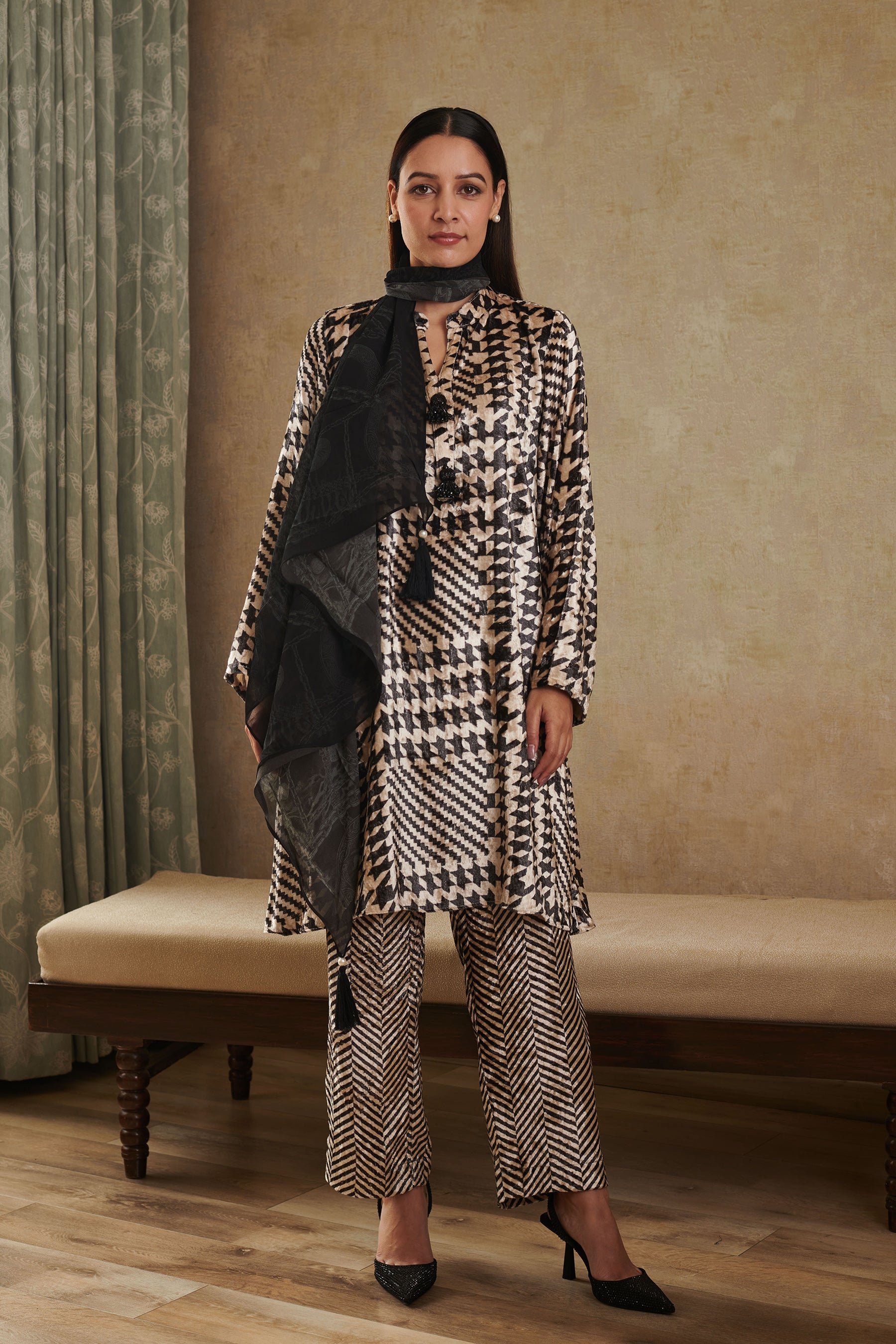 Velvet co-ord set with a stole