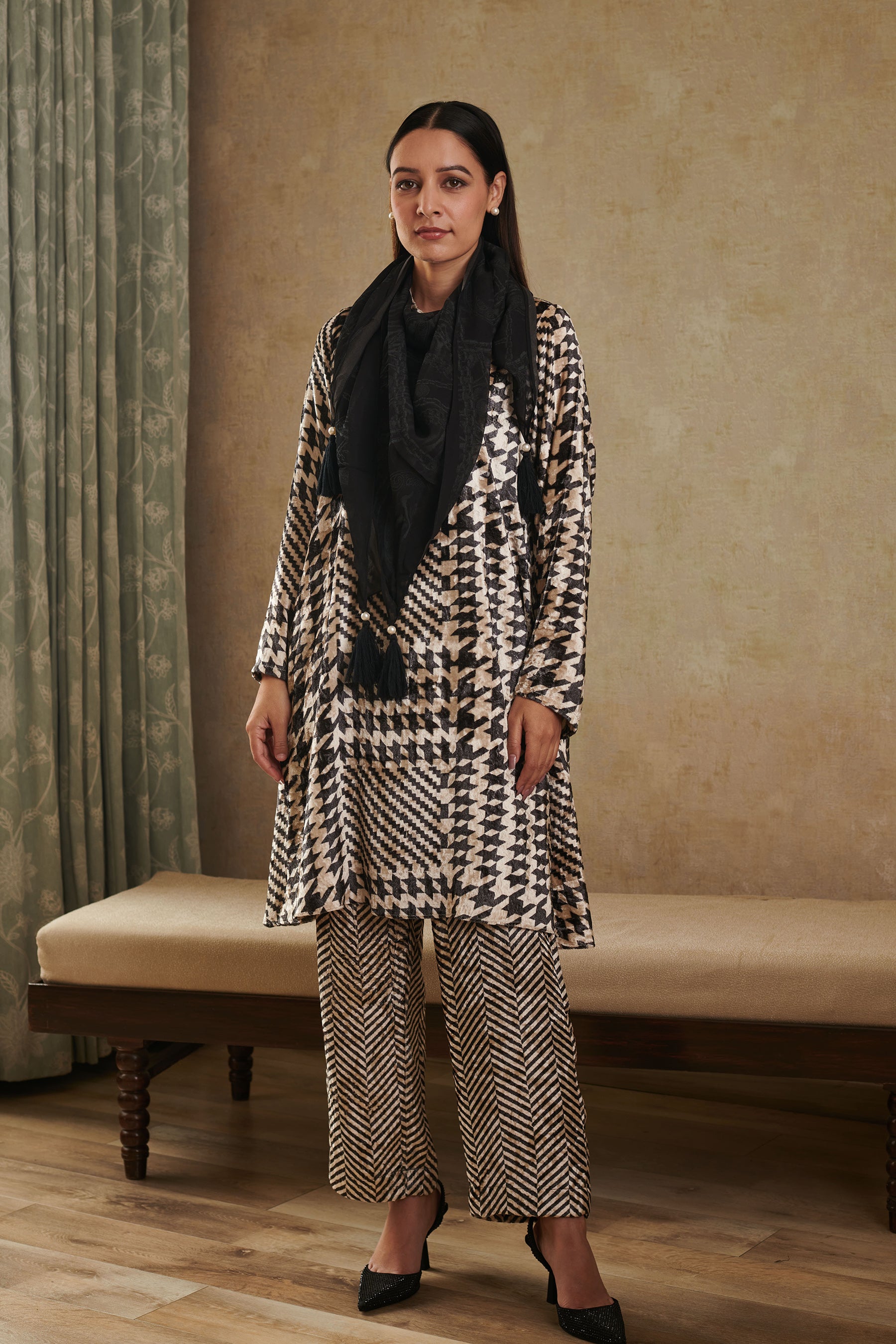 Velvet co-ord set with a stole