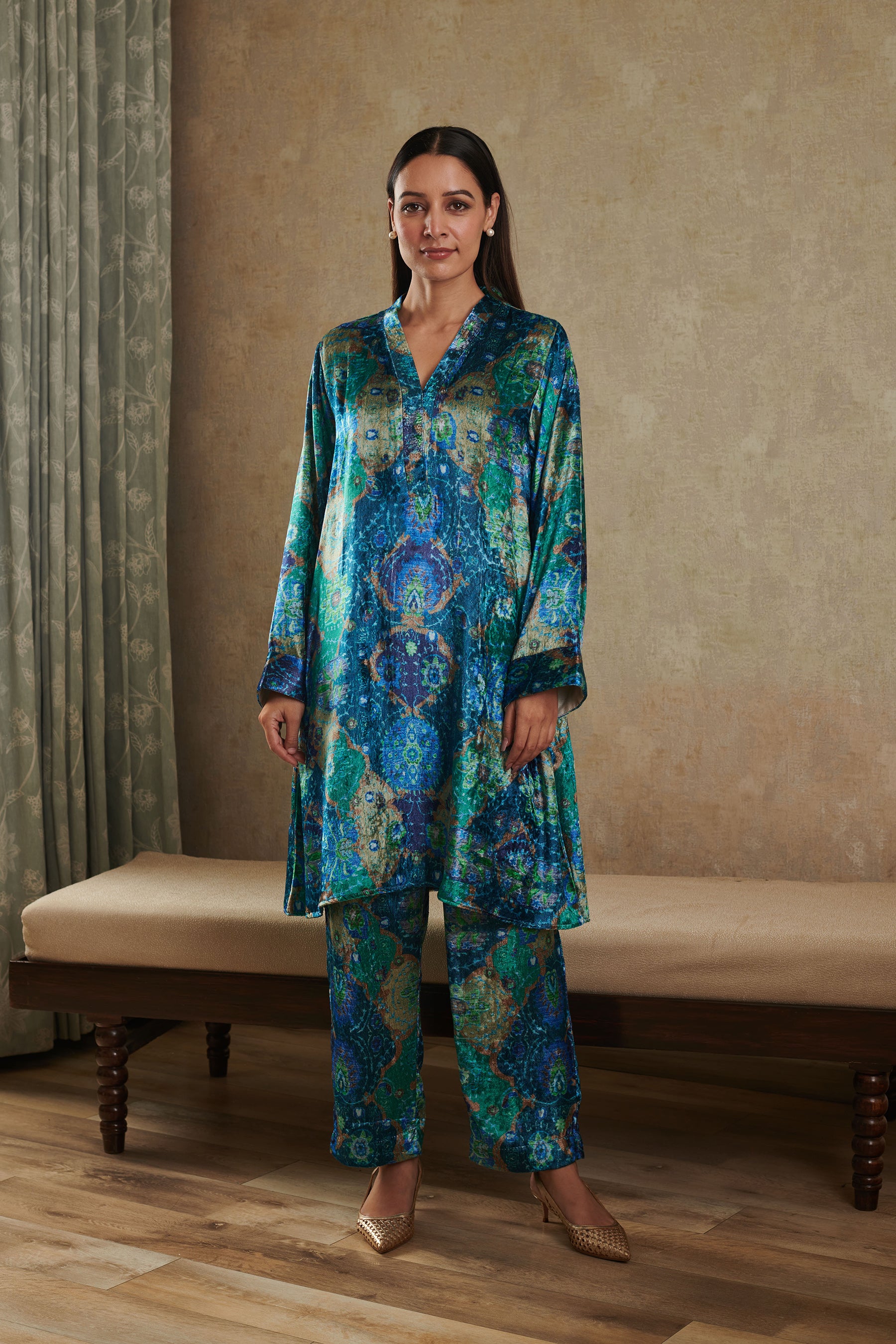Velvet co-ord set with stole