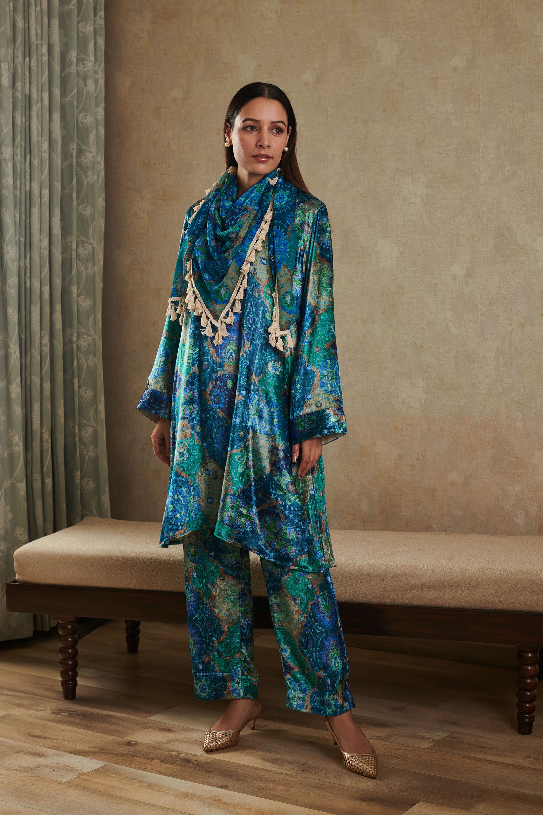 Velvet co-ord set with stole