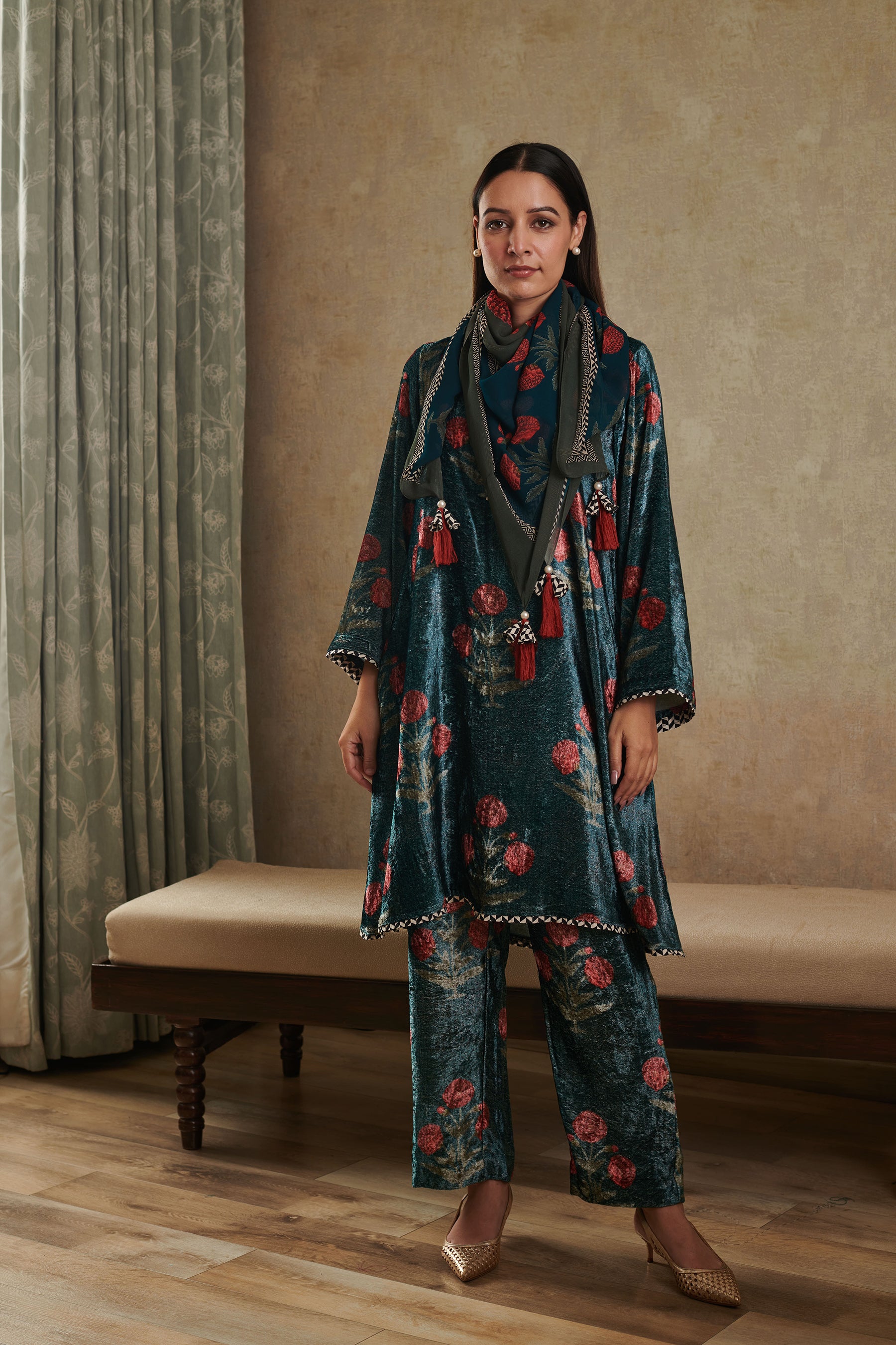 Velvet co-ord set with a stole