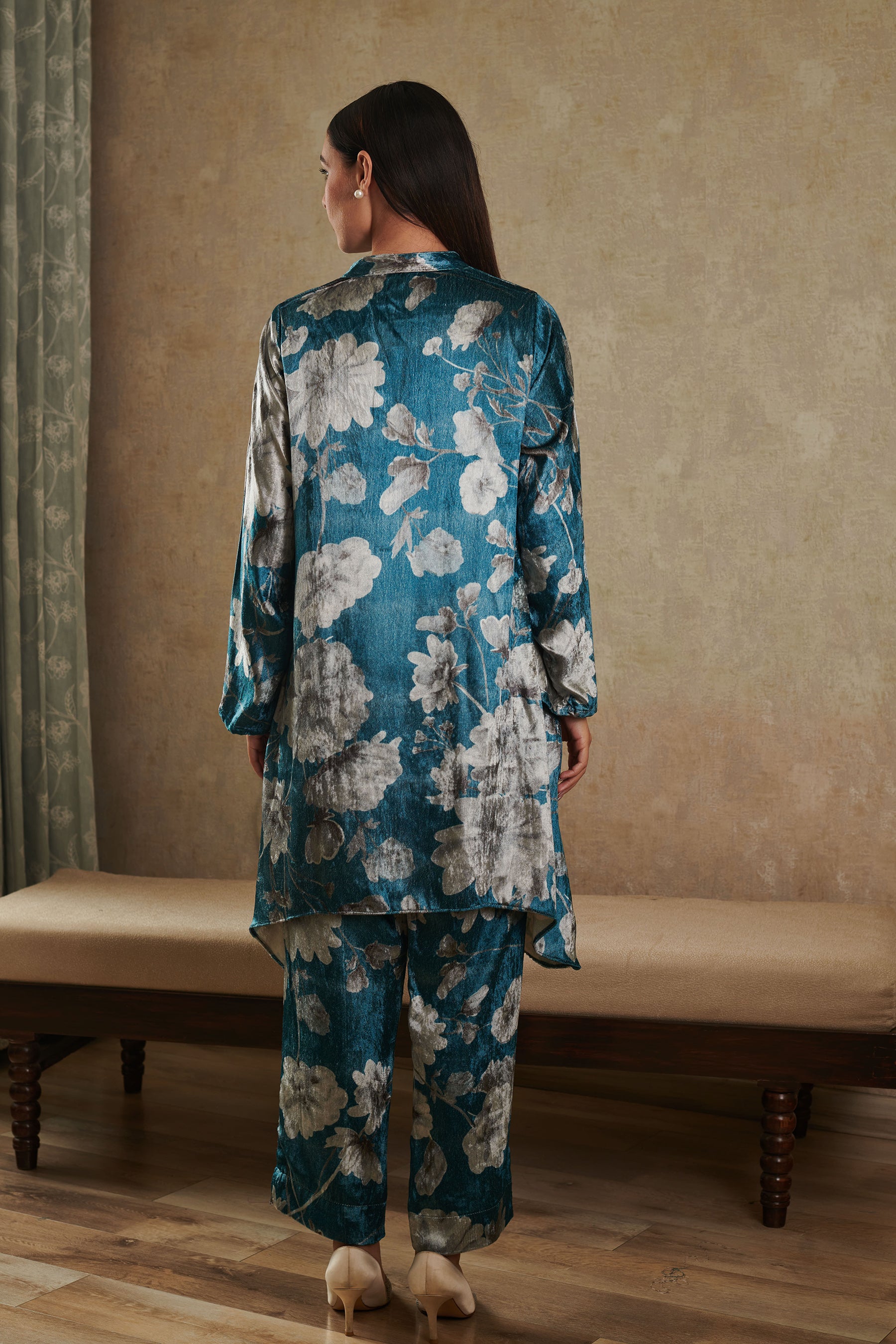 Velvet co-ord set with a stole