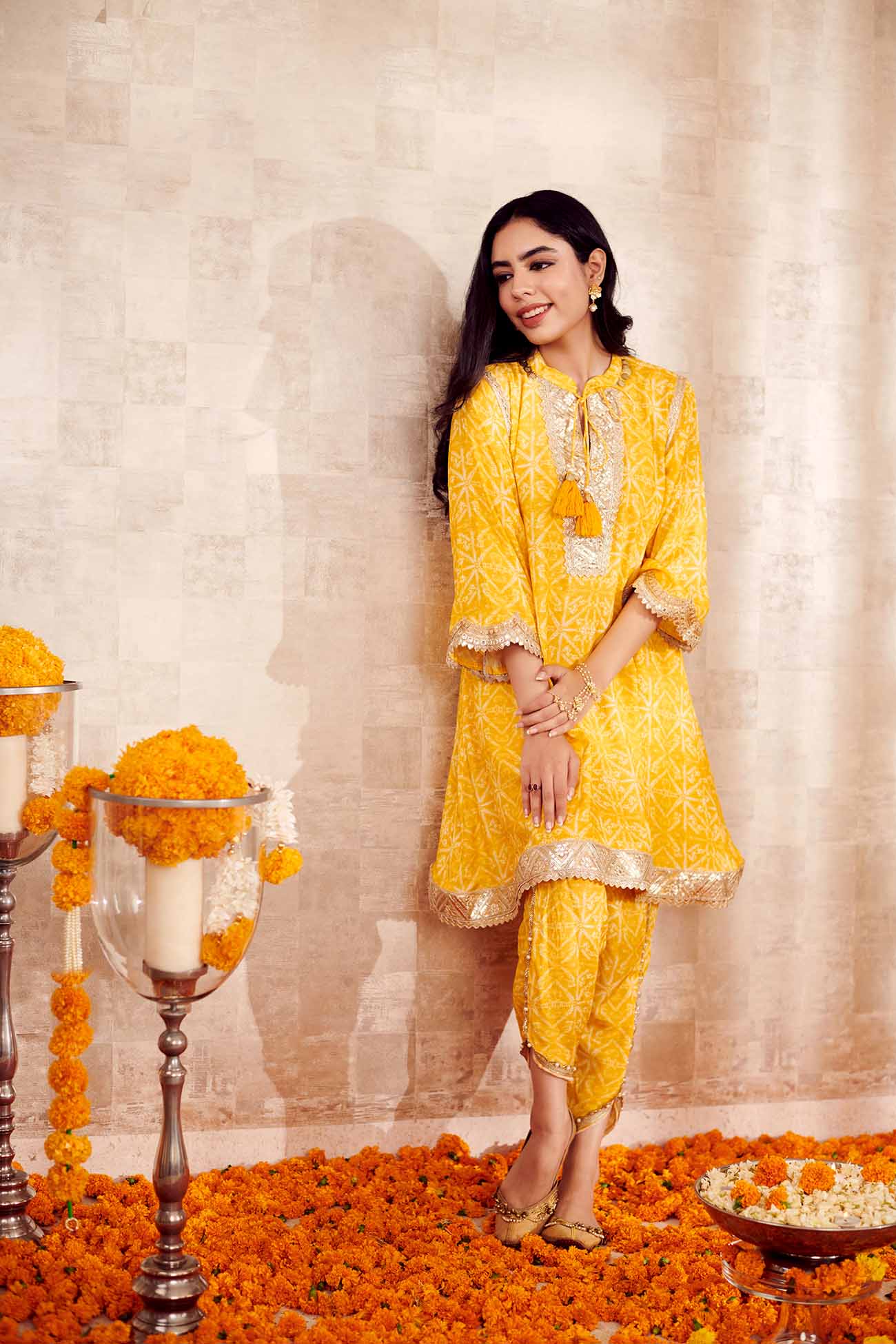 Yellow Cotton Silk Printed Geometric Round Embroidered Kurta And Pant Set