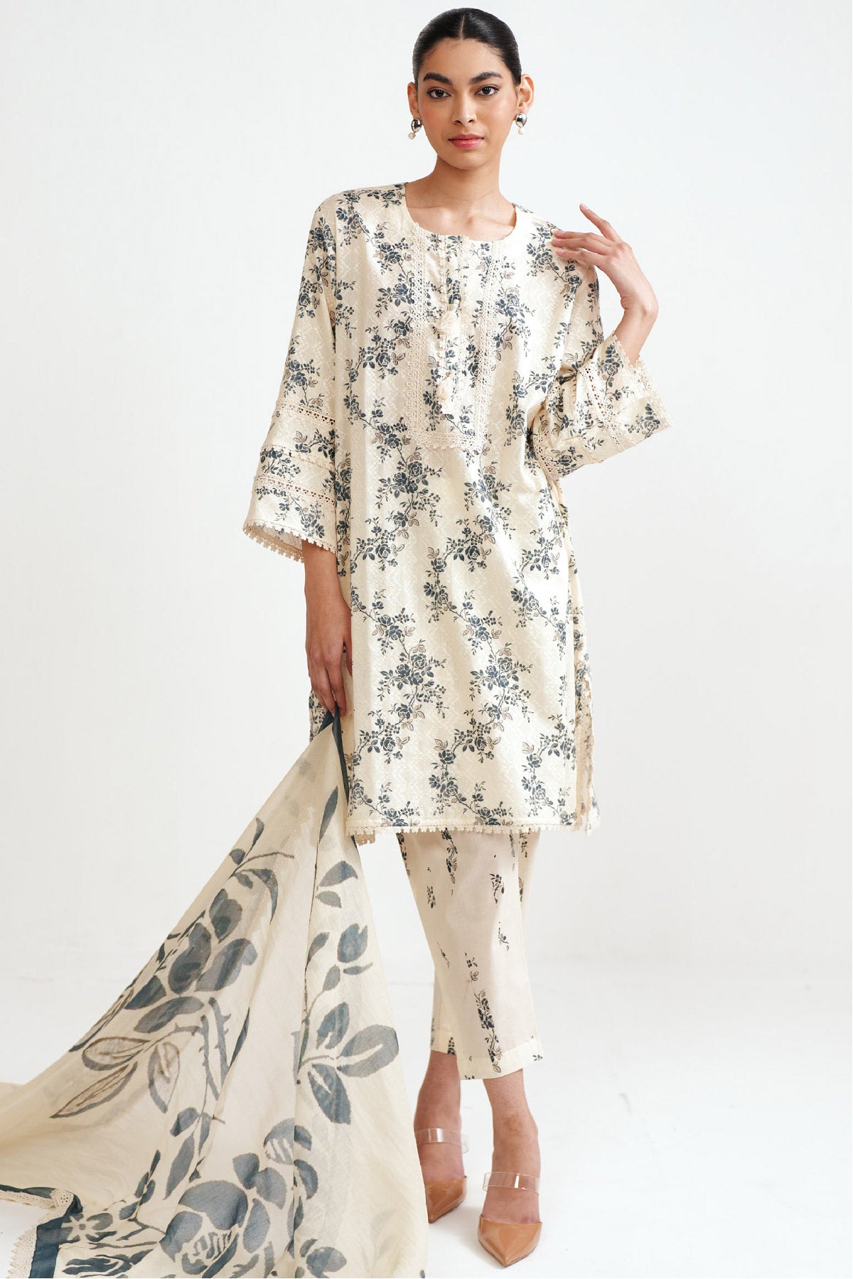 Grey Petal Elegance Set