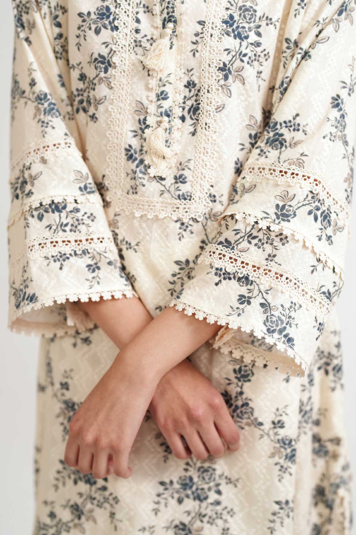 Grey Petal Elegance Set