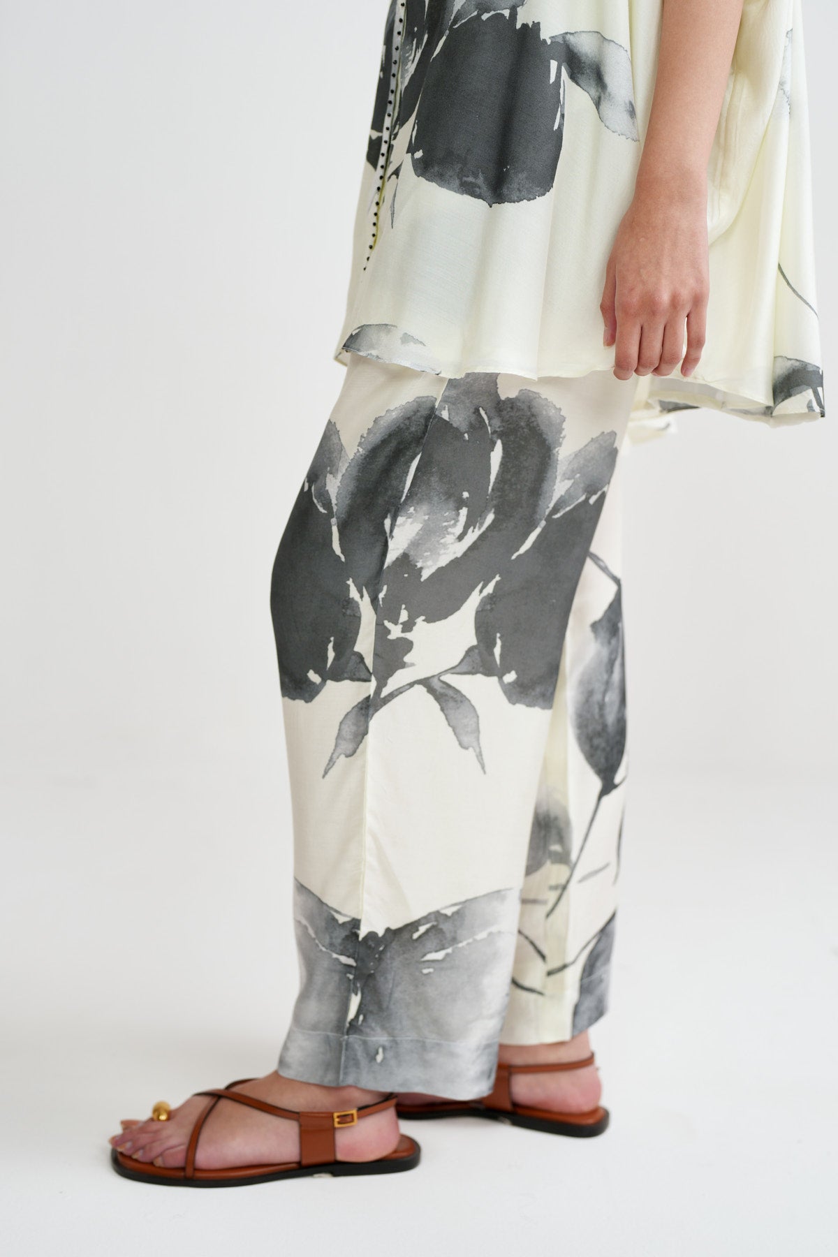 Monochrome Meadow Set