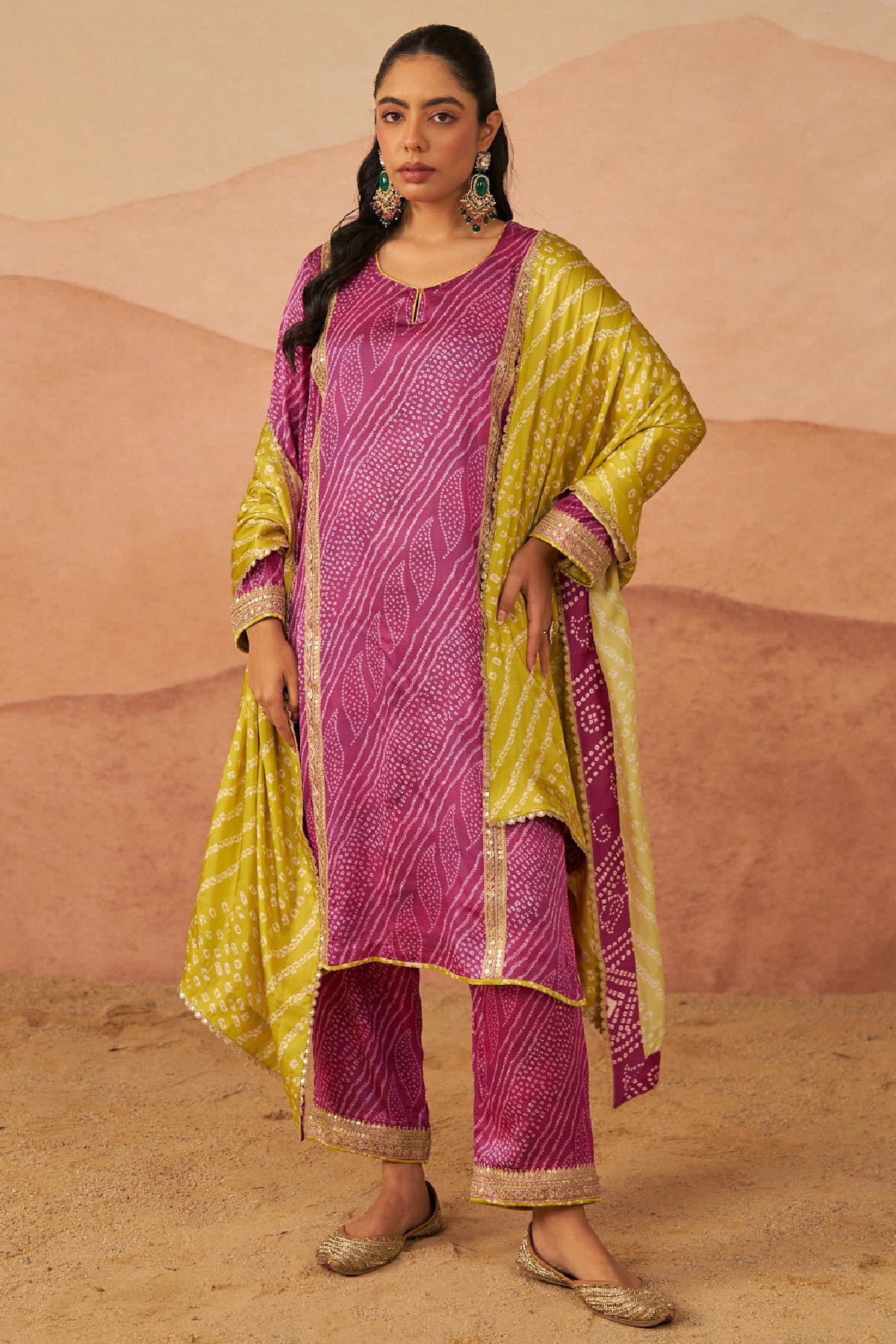 Raas Bandhej Phiran Set With Potli And Dupatta