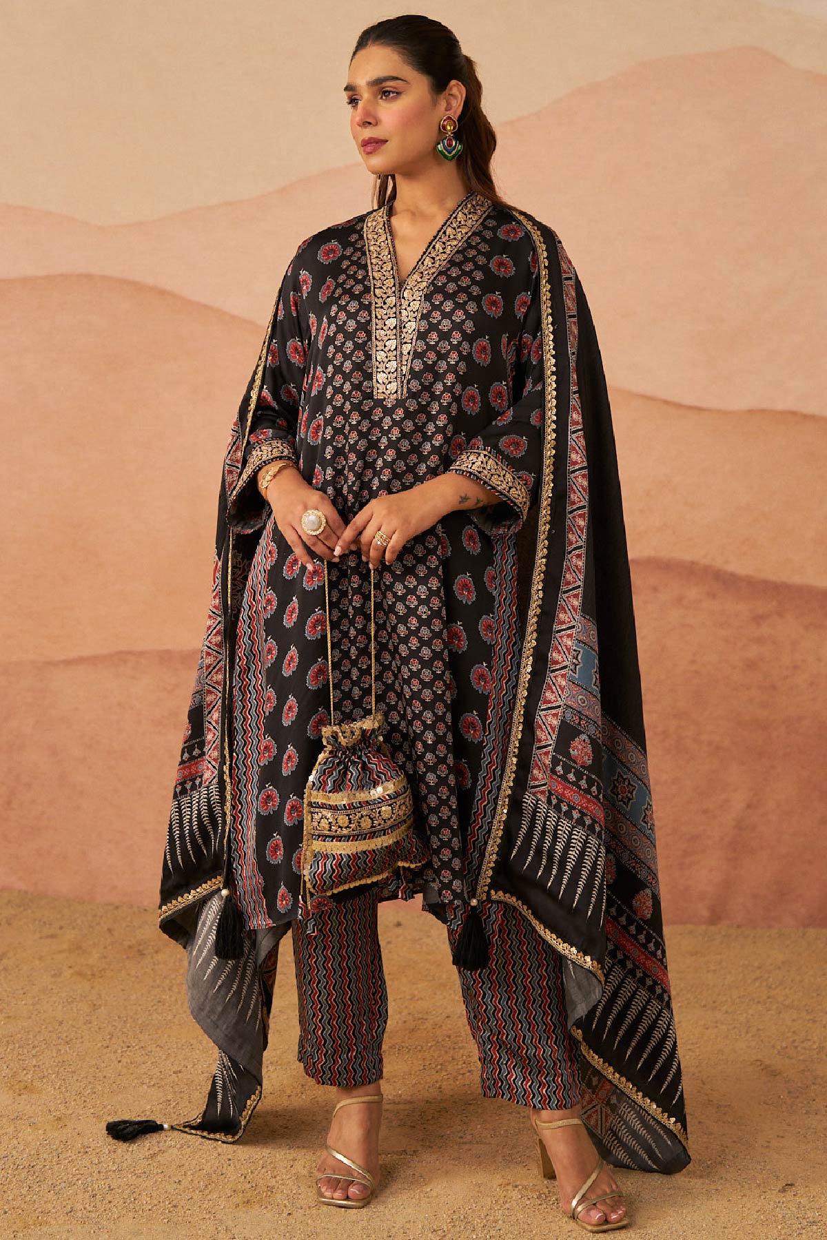 Kutch Buta Ajrakh Set With Potli And Dupatta