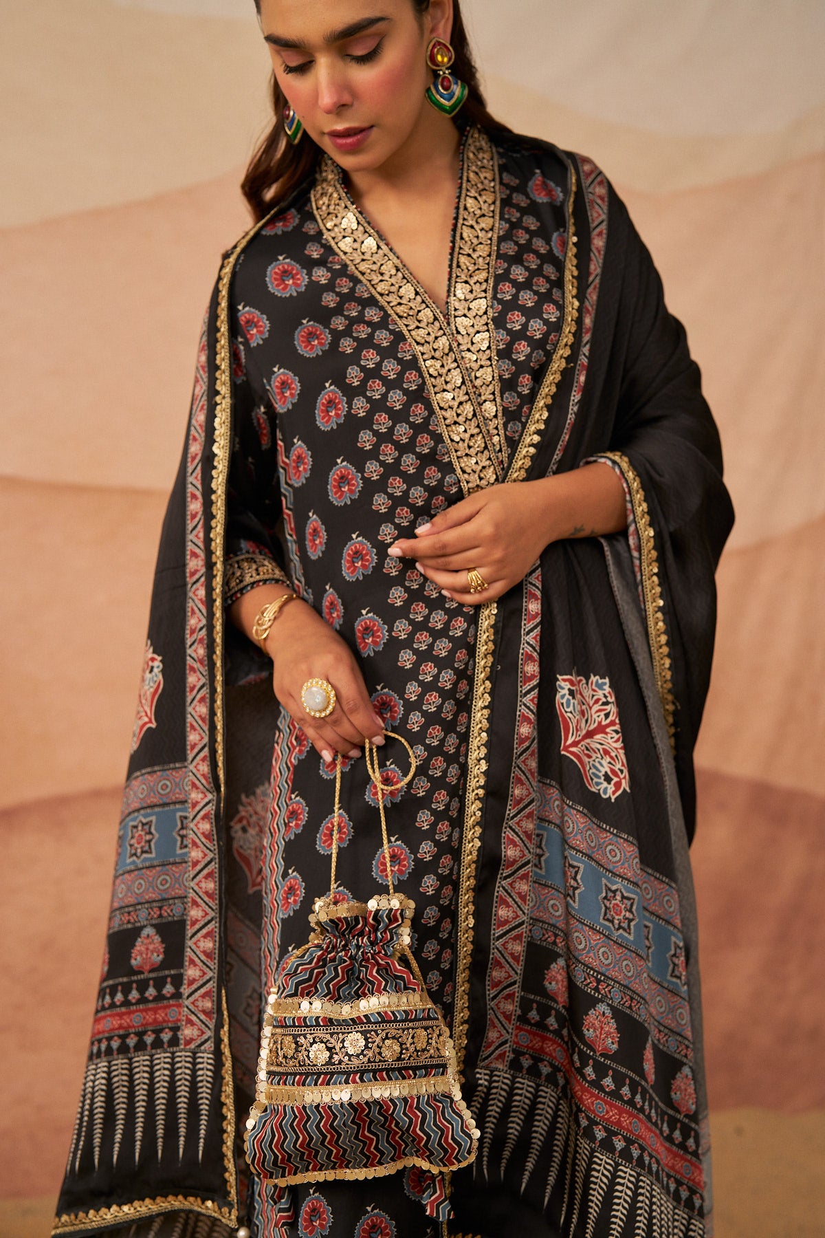 Kutch Buta Ajrakh Set With Potli And Dupatta