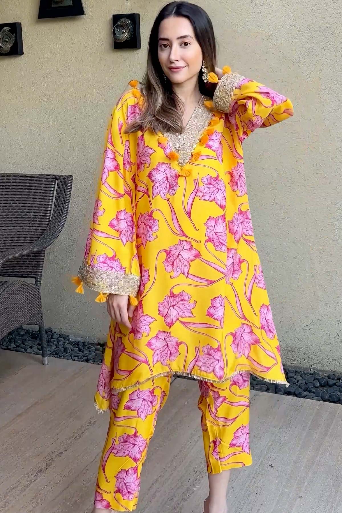 Yellow Cotton Silk Printed Floral V Neck Kurta And Pant Set