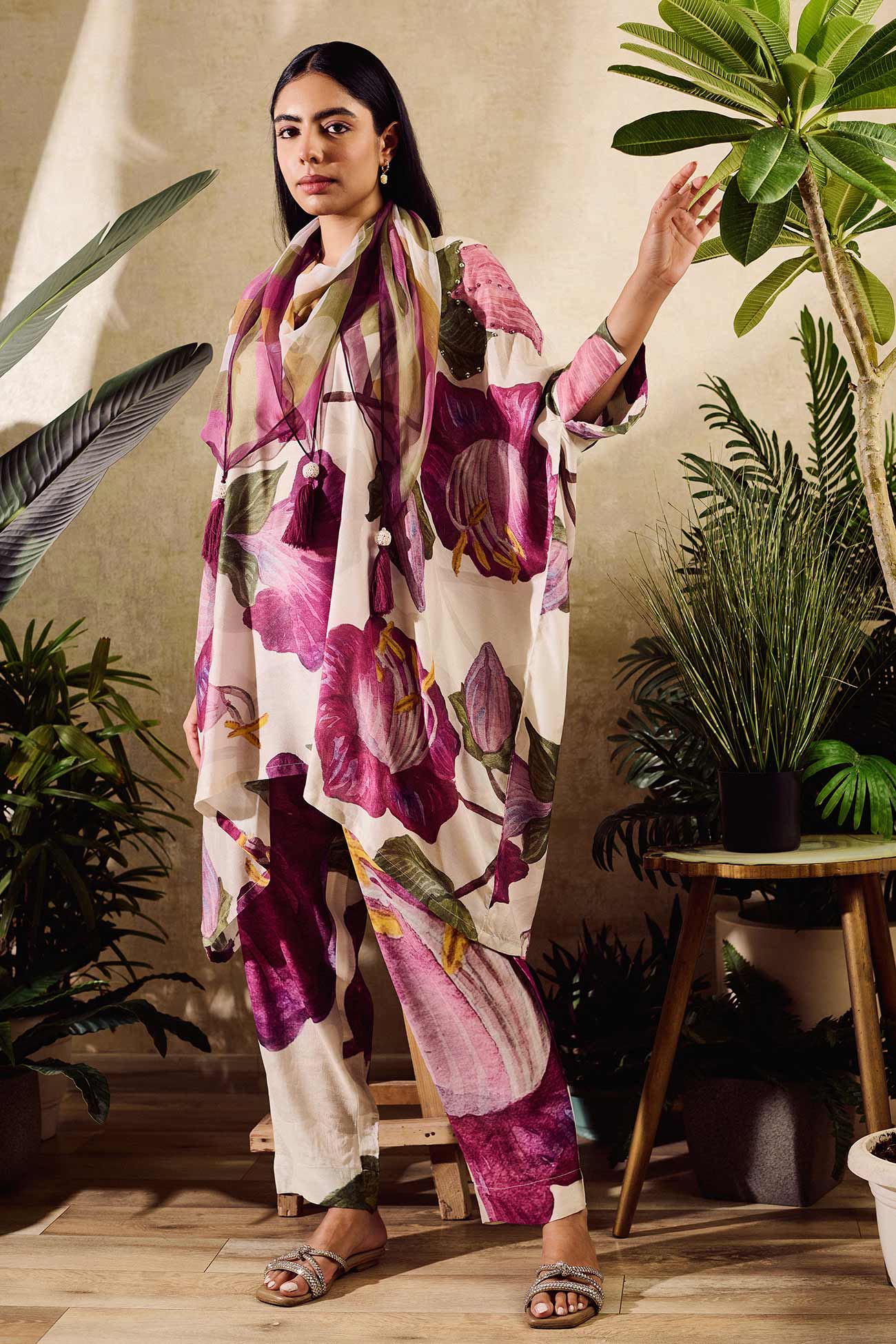 Off White Floral Kaftan Set With Scarf Chiffon Printed